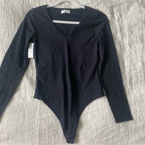 Aritzia Babaton Contour Fixture Black Noir Bodysuit Size M NWT